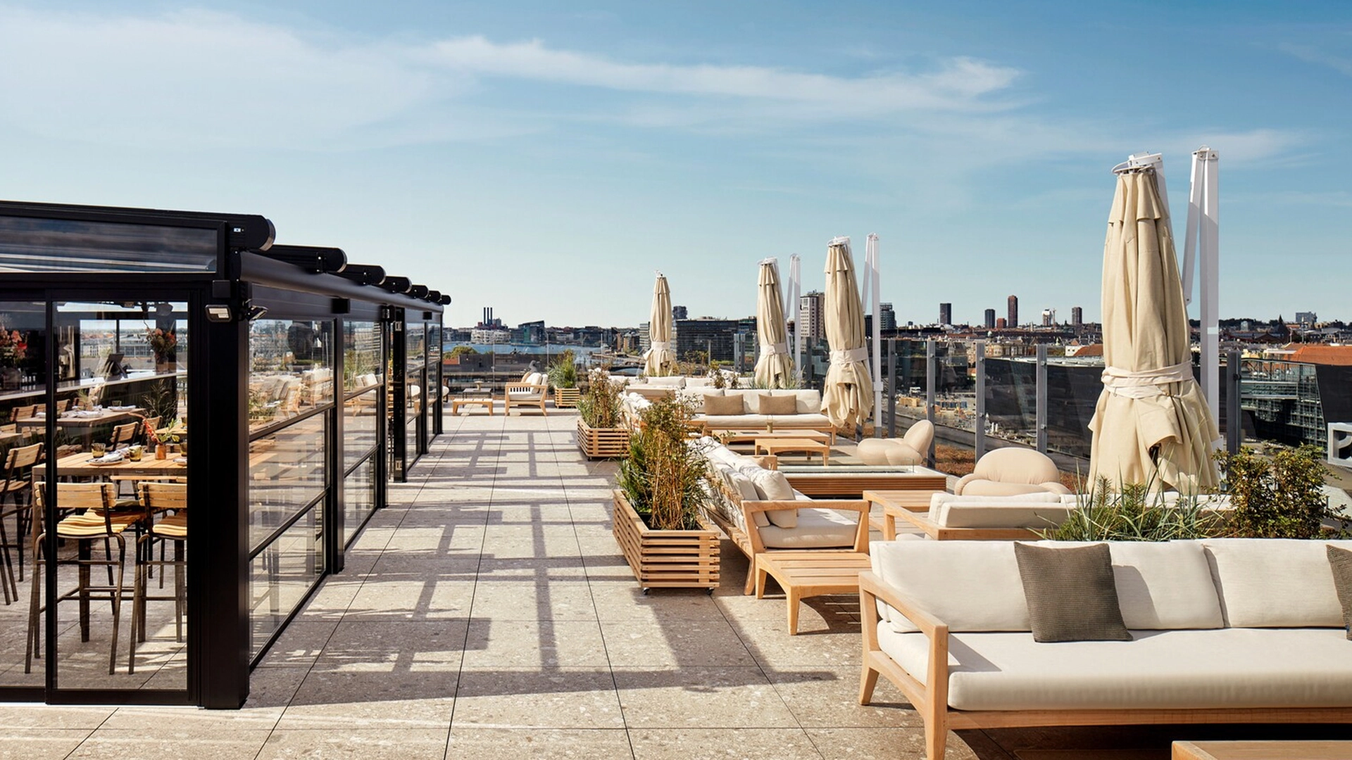 NH_Collection_Copenhagen_Bar_Rooftop_sofa